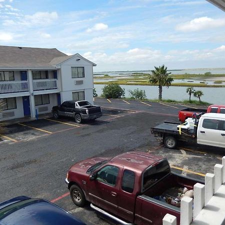 Motel 6 Portland Exterior photo